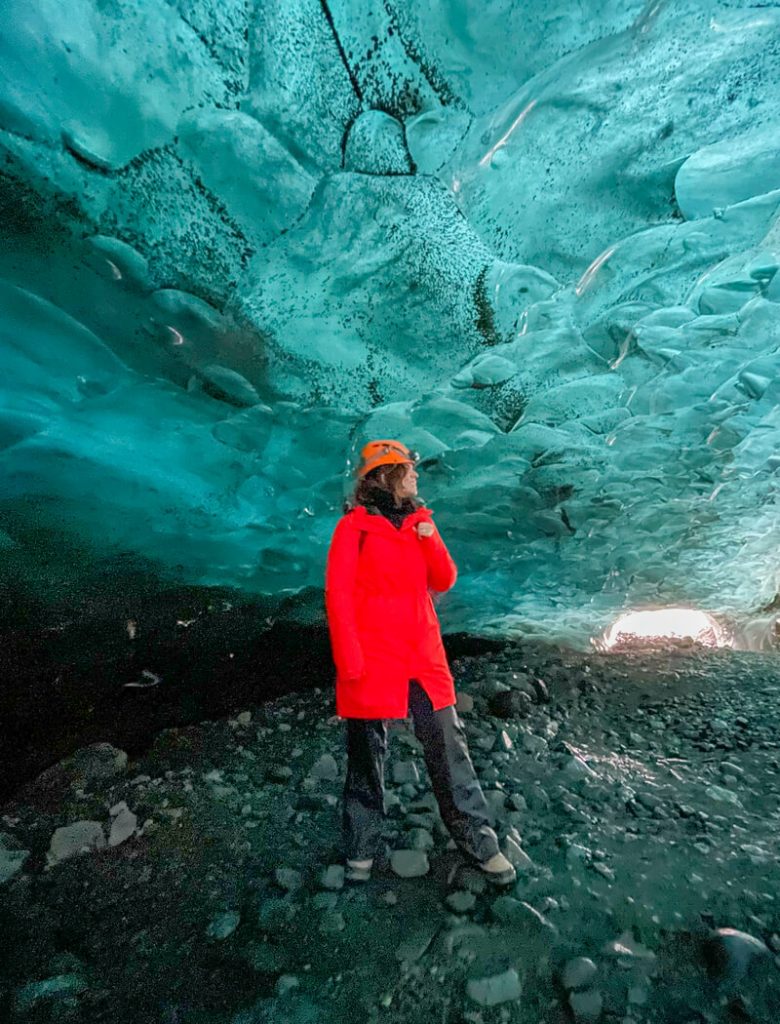 Visitez une grotte de glace – Meilleure assurance voyage pour l'Islande