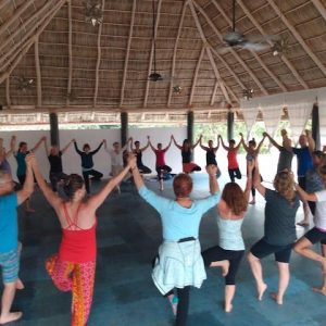 Cours de yoga à Mazatlán, Mexique