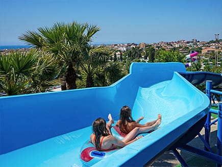 Illa FantasiaIlla Fantasia nage à Barcelone