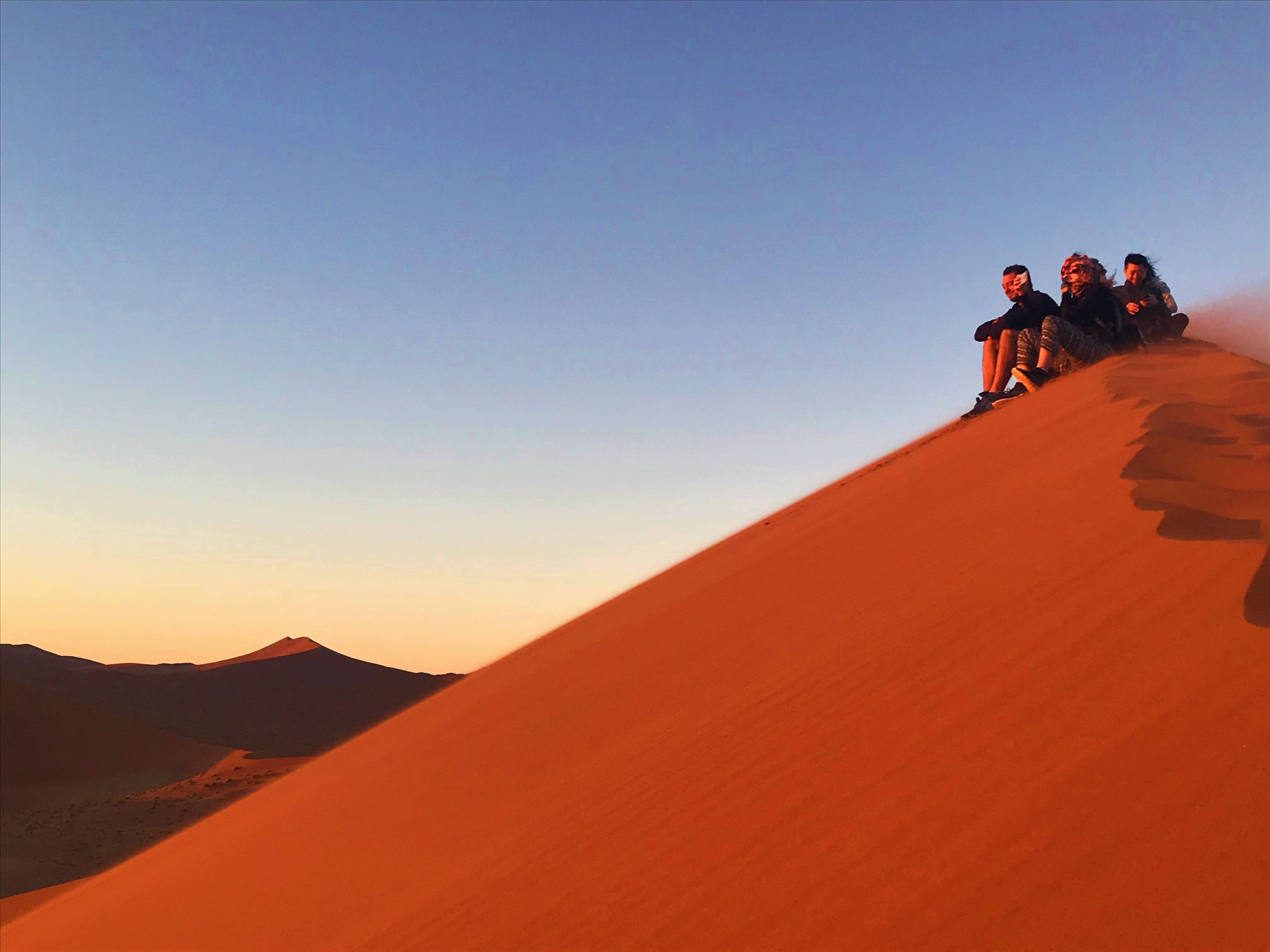 Admirez la vue depuis les dunes du désert du Namib