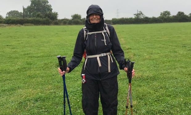 Mouillé, mouillé, mouillé... après que la pluie ait frappé le chemin de Saint-Oswald.