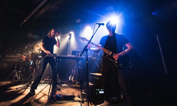 Daði Freyr se produisant au Leadmill