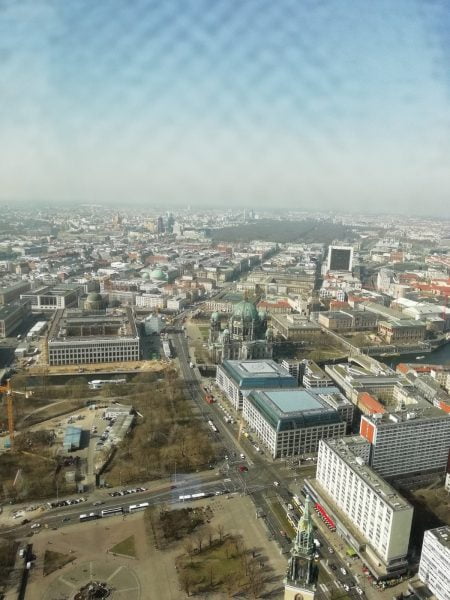 Restaurant tournant de la tour de télévision de Berlin : est-ce que ça vaut le coup ? & Voir 20 Restaurant tournant de la tour de télévision de Berlin : est-ce que ça vaut le coup ? & Voir 20