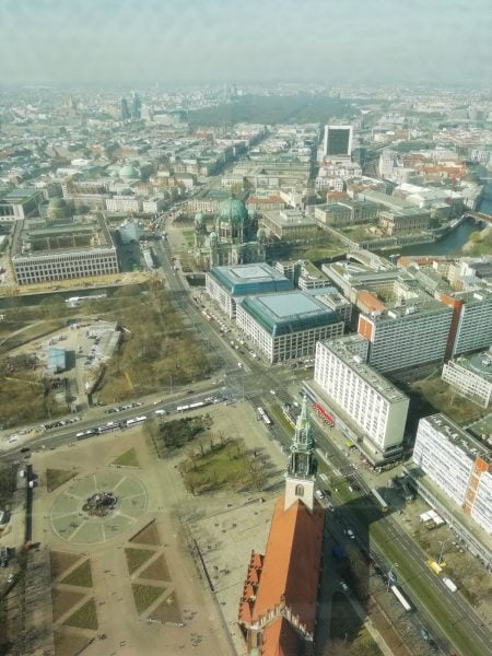 Restaurant tournant de la tour de télévision de Berlin : est-ce que ça vaut le coup ? & Voir 21 Restaurant tournant de la tour de télévision de Berlin : est-ce que ça vaut le coup ? & Voir 21