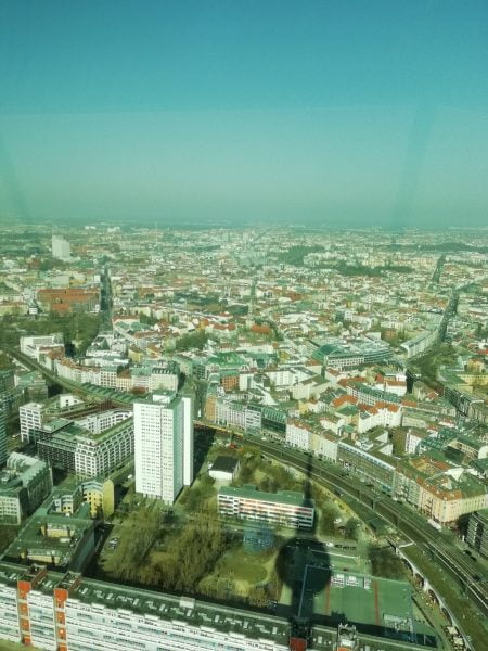 Restaurant tournant de la tour de télévision de Berlin : est-ce que ça vaut le coup ? & Voir 22 Restaurant tournant de la tour de télévision de Berlin : est-ce que ça vaut le coup ? & Voir 22