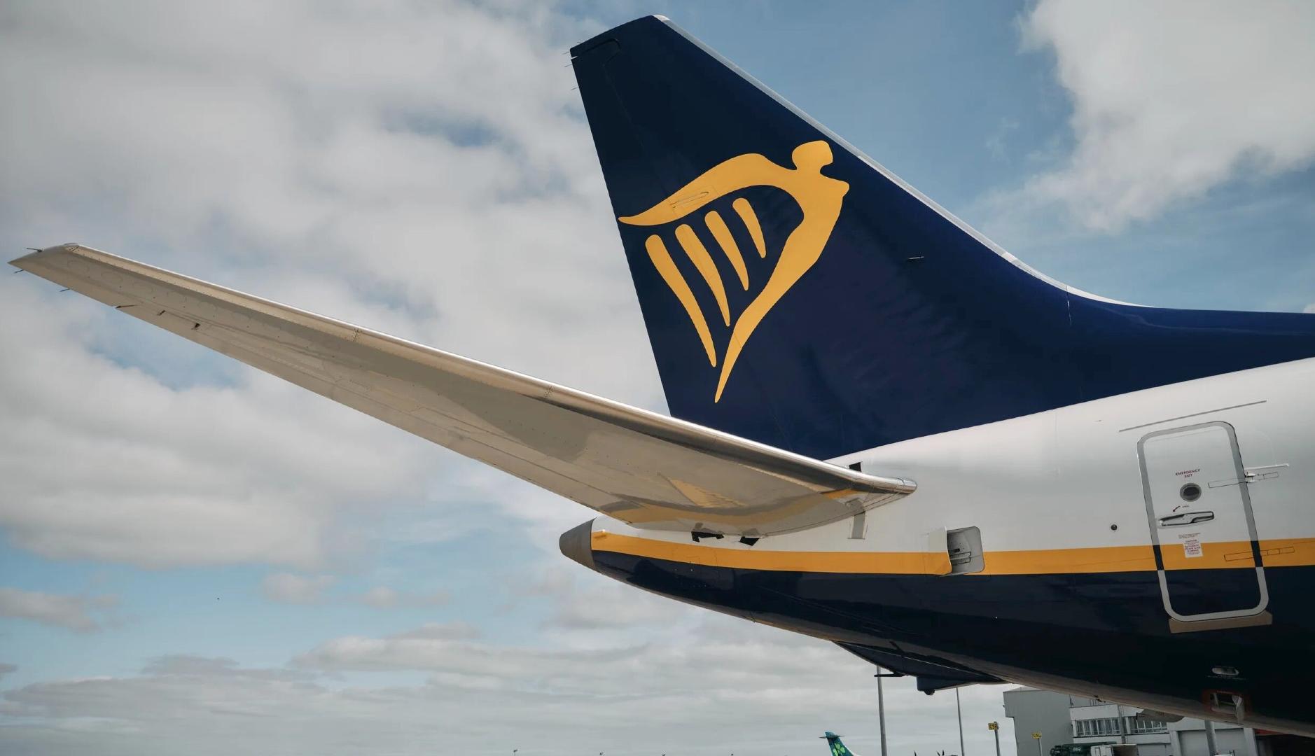 Cola de un avión de Ryanair