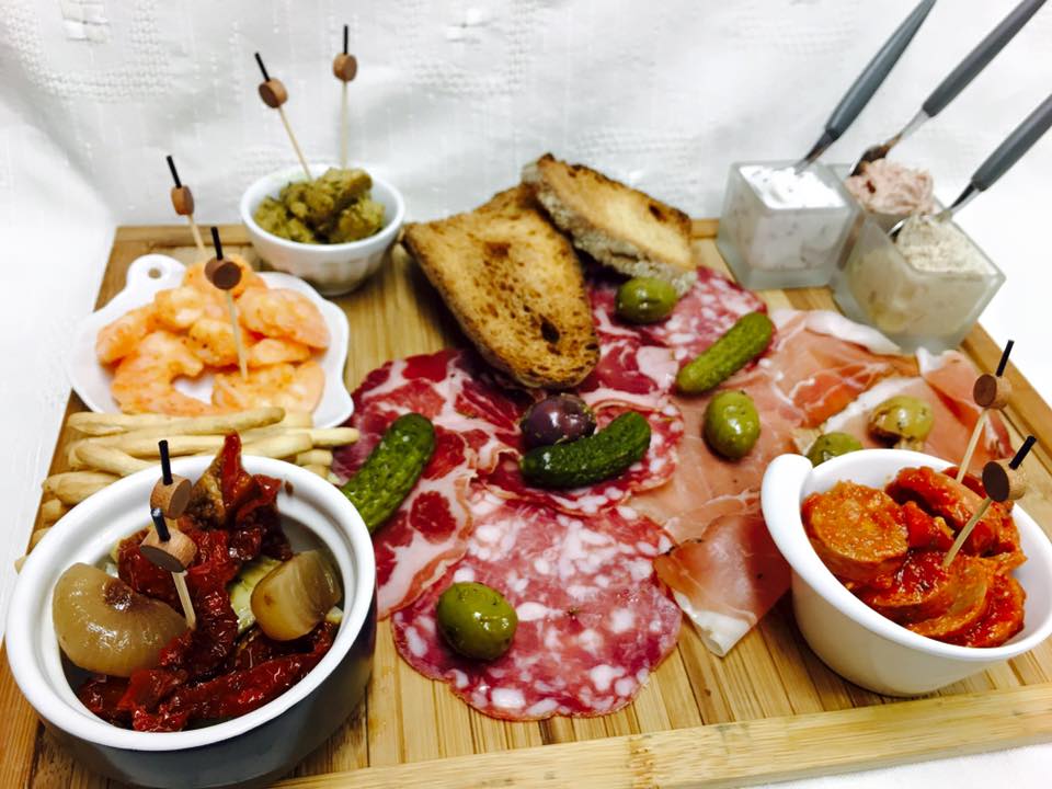 Tout restaurant de bar simple à Vens