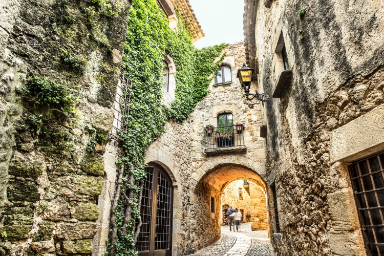 Pintoresco pueblo medieval de Pals, Costa Brava.