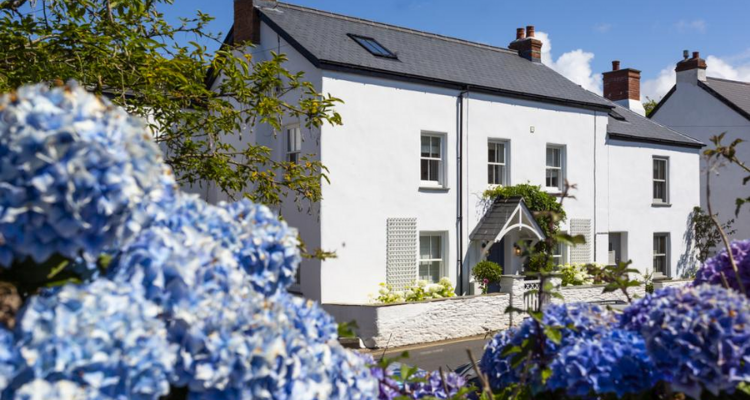 Cabine sur la plage de la baie
