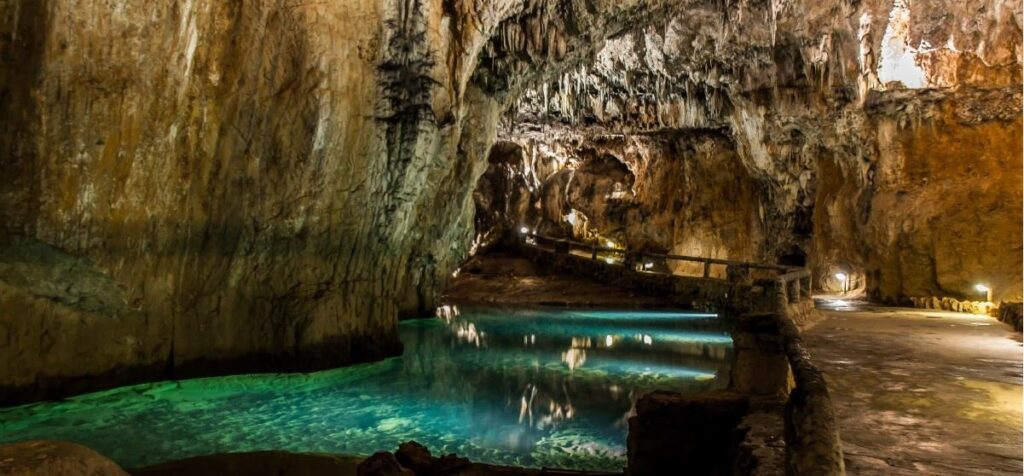 Excursion des grottes de Valporquero