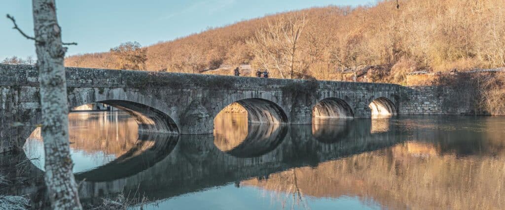Route de la rivière Esla