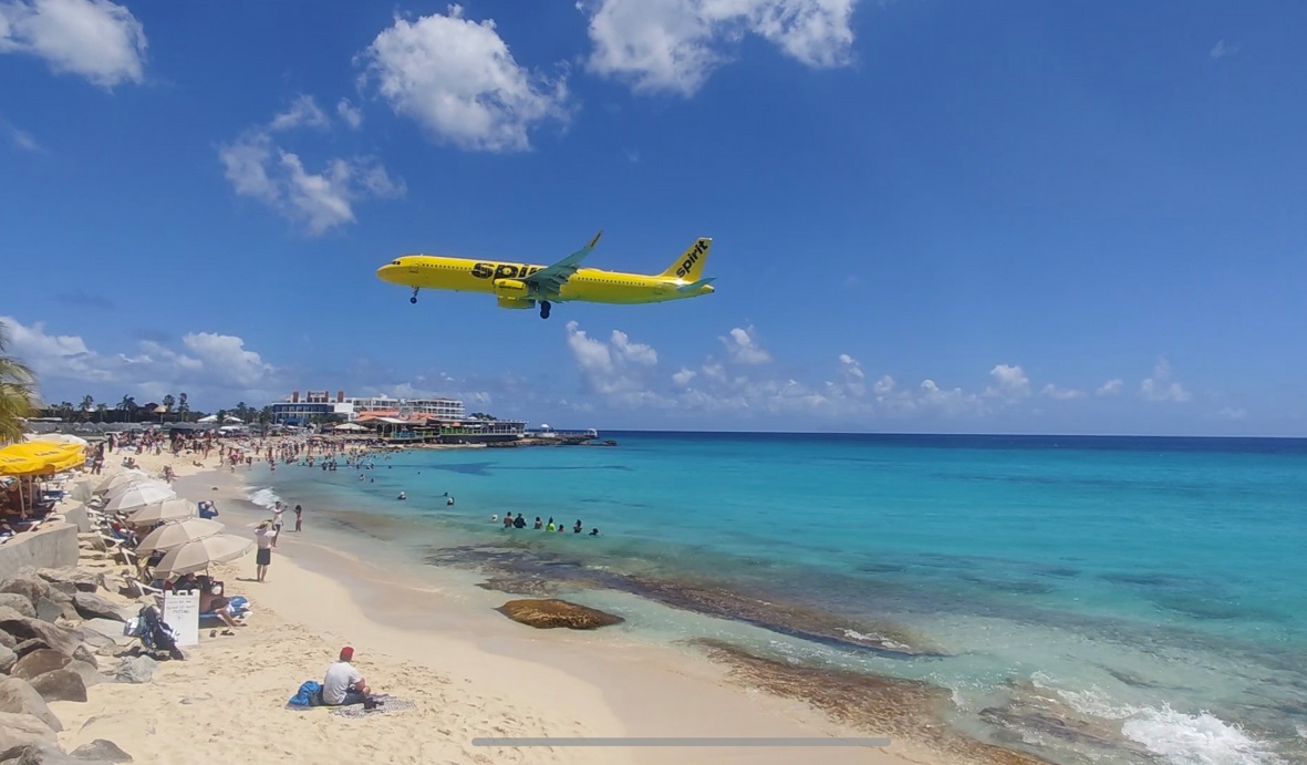 Avions, plages et récifs: nous avons donc testé le Honor 400 Pro dans les Caraïbes
