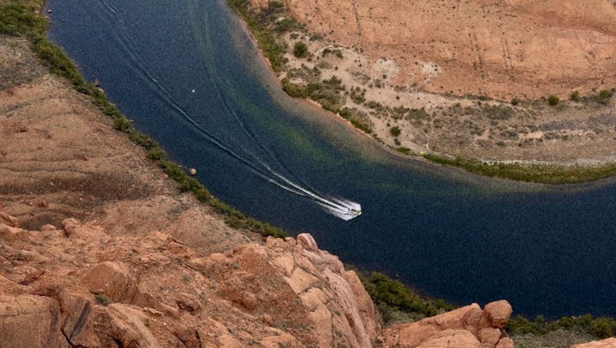 L'abîme qui vous regarde en arrière: une chronique de l'Arizona