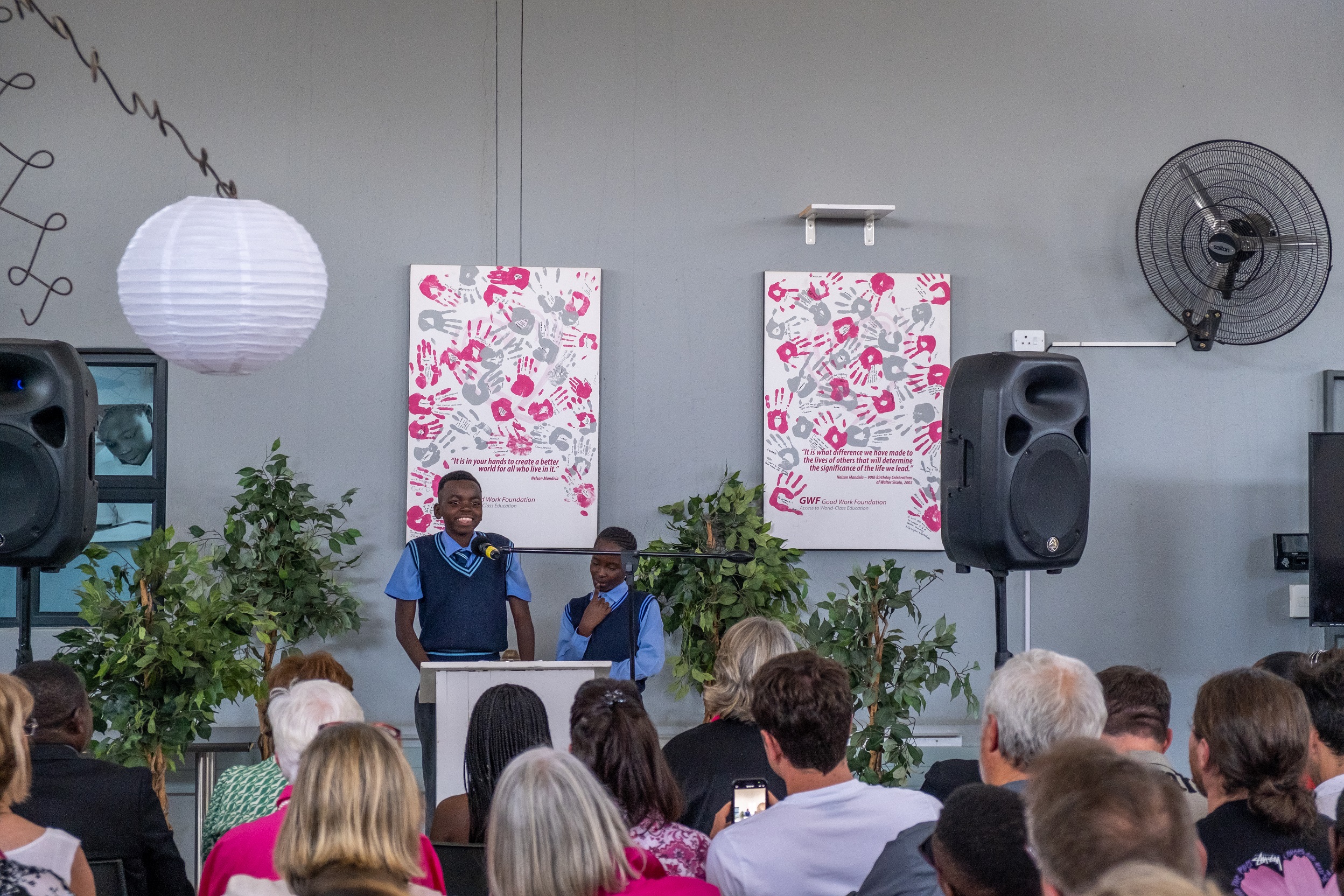 Les étudiants parlent du dixième anniversaire de la Good Work Foundation