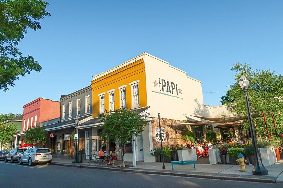 Vitrines sur Dauphin Street, au centre-ville de Mobile, Alabama