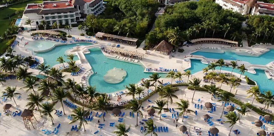 BlueBay Grand Esmeralda