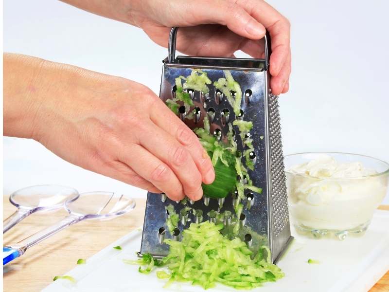 Soupe froide au concombre : soupe froide traditionnelle au concombre