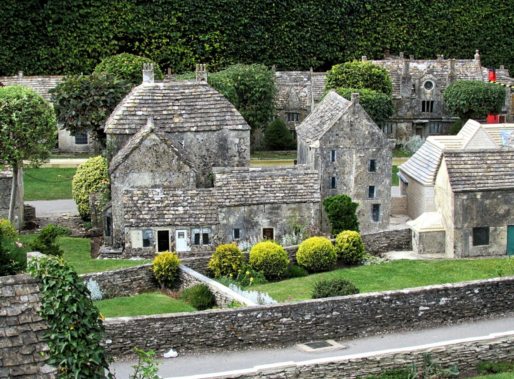 The Bourton on the Water Model Village - foto de magda v en unsplash
