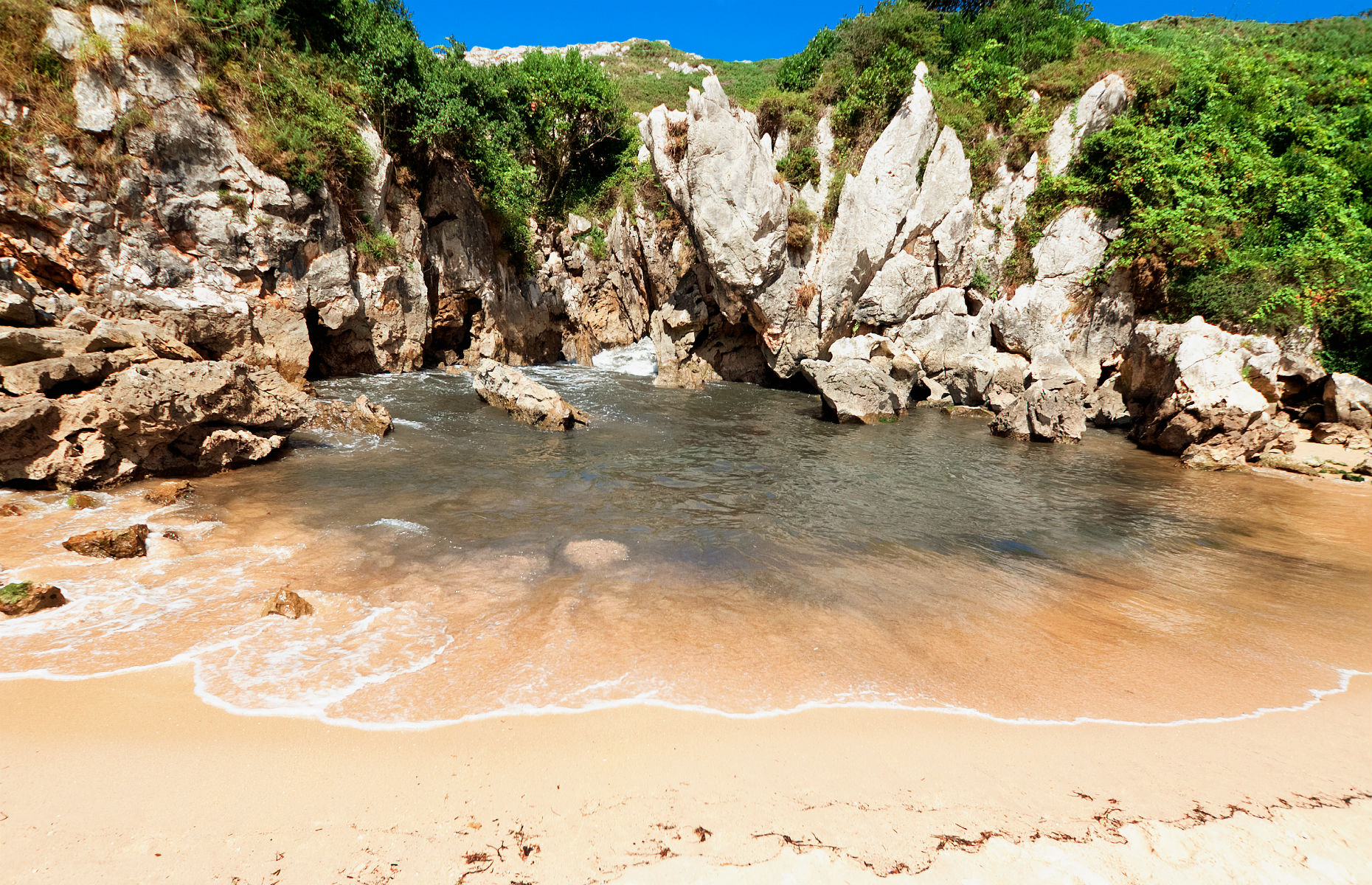 Plage de Gulpiyuri