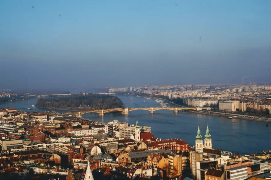 4 marchés de Noël européens en 10 jours : Cologne, Bruges, Budapest et Vienne 122 4 marchés de Noël européens en 10 jours : Cologne, Bruges, Budapest et Vienne 122