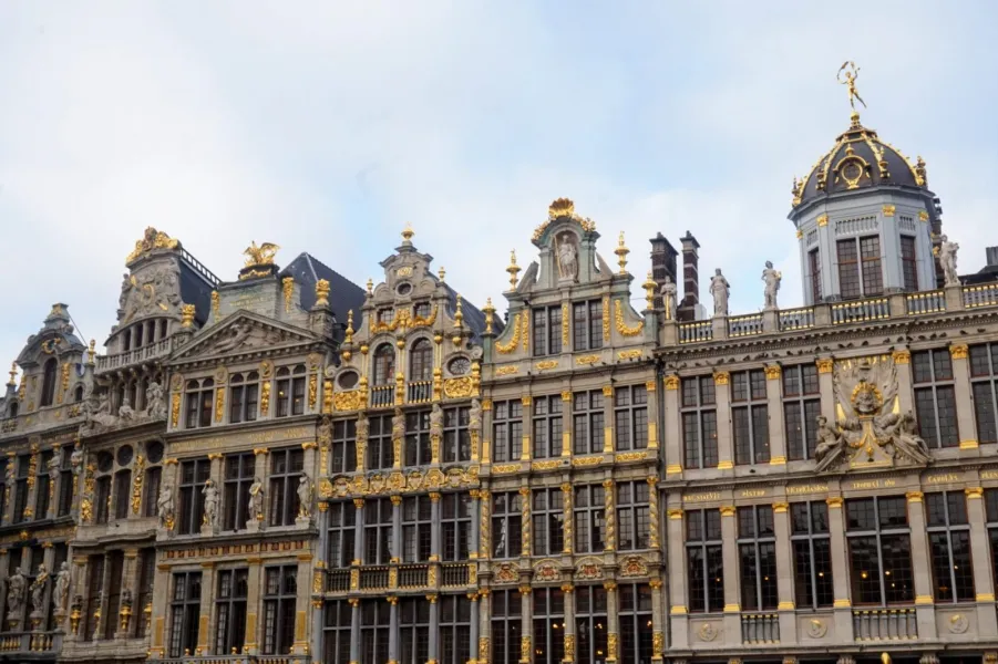 4 marchés de Noël européens en 10 jours : Cologne, Bruges, Budapest et Vienne 117 4 marchés de Noël européens en 10 jours : Cologne, Bruges, Budapest et Vienne 117