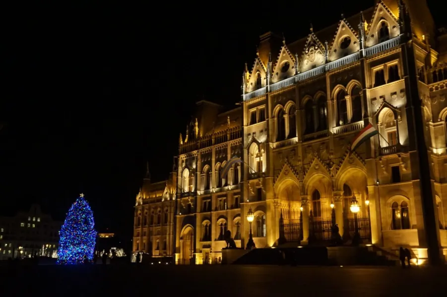 4 marchés de Noël européens en 10 jours : Cologne, Bruges, Budapest et Vienne 126 4 marchés de Noël européens en 10 jours : Cologne, Bruges, Budapest et Vienne 126