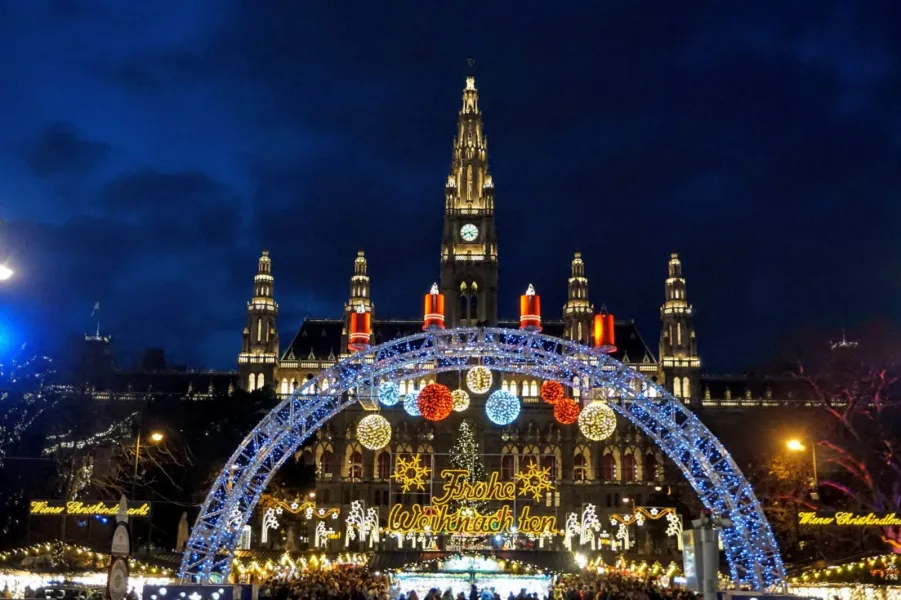 4 marchés de Noël européens en 10 jours : Cologne, Bruges, Budapest et Vienne 132 4 marchés de Noël européens en 10 jours : Cologne, Bruges, Budapest et Vienne 132
