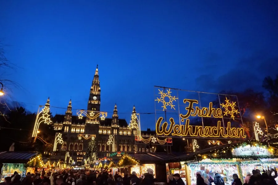 4 marchés de Noël européens en 10 jours : Cologne, Bruges, Budapest et Vienne 133 4 marchés de Noël européens en 10 jours : Cologne, Bruges, Budapest et Vienne 133