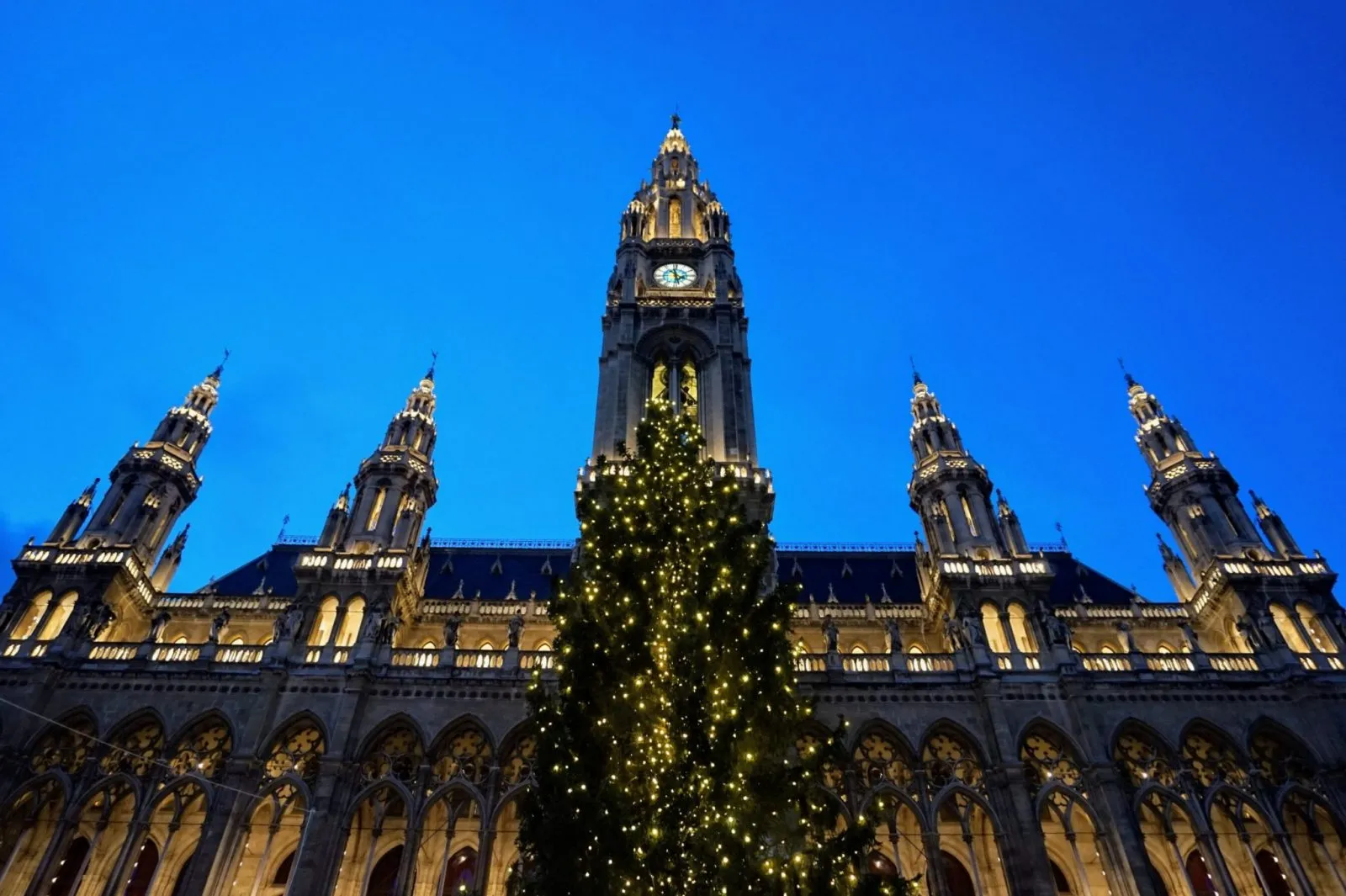 4 marchés de Noël européens en 10 jours : Cologne, Bruges, Budapest et Vienne 134 4 marchés de Noël européens en 10 jours : Cologne, Bruges, Budapest et Vienne 134