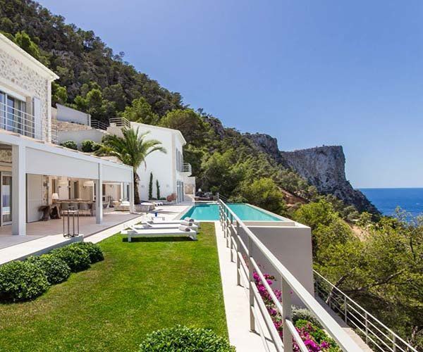 5 impressionnantes villas majorquines avec piscine