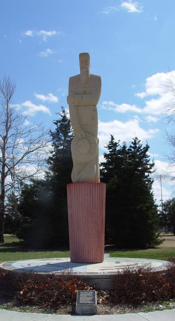Athletic Park, statue du colon mennonite