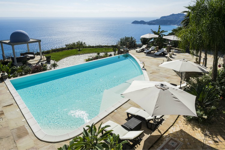 Villa-Gallodoro-Sicile-Olivers-Voyage