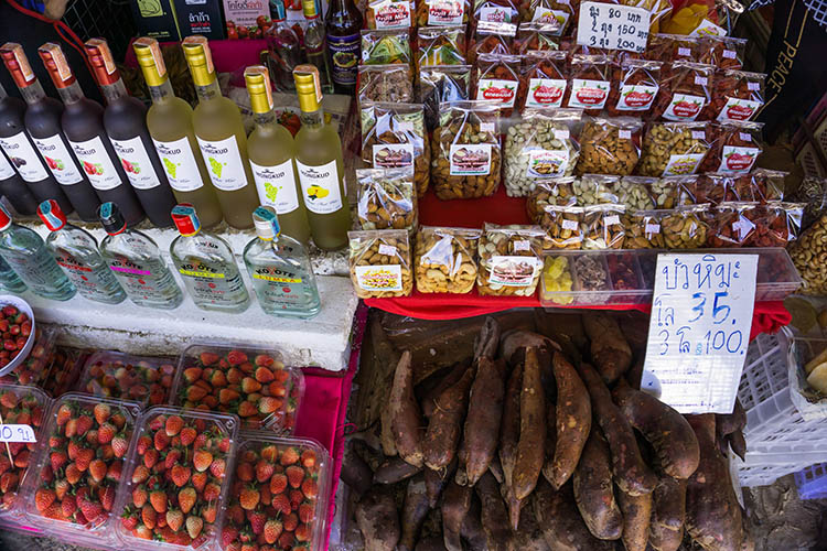 Un marché de tribus montagnardes, Thaïlande