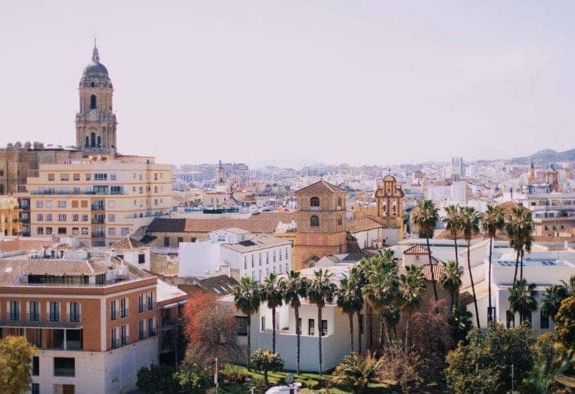 Découvrez l'Andalousie avec le « Passeport pour la Terre » : un guide pour voyager seul