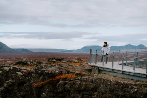 Road trip, trek ou city break : les vêtements outdoor homme à privilégier pour voyager léger