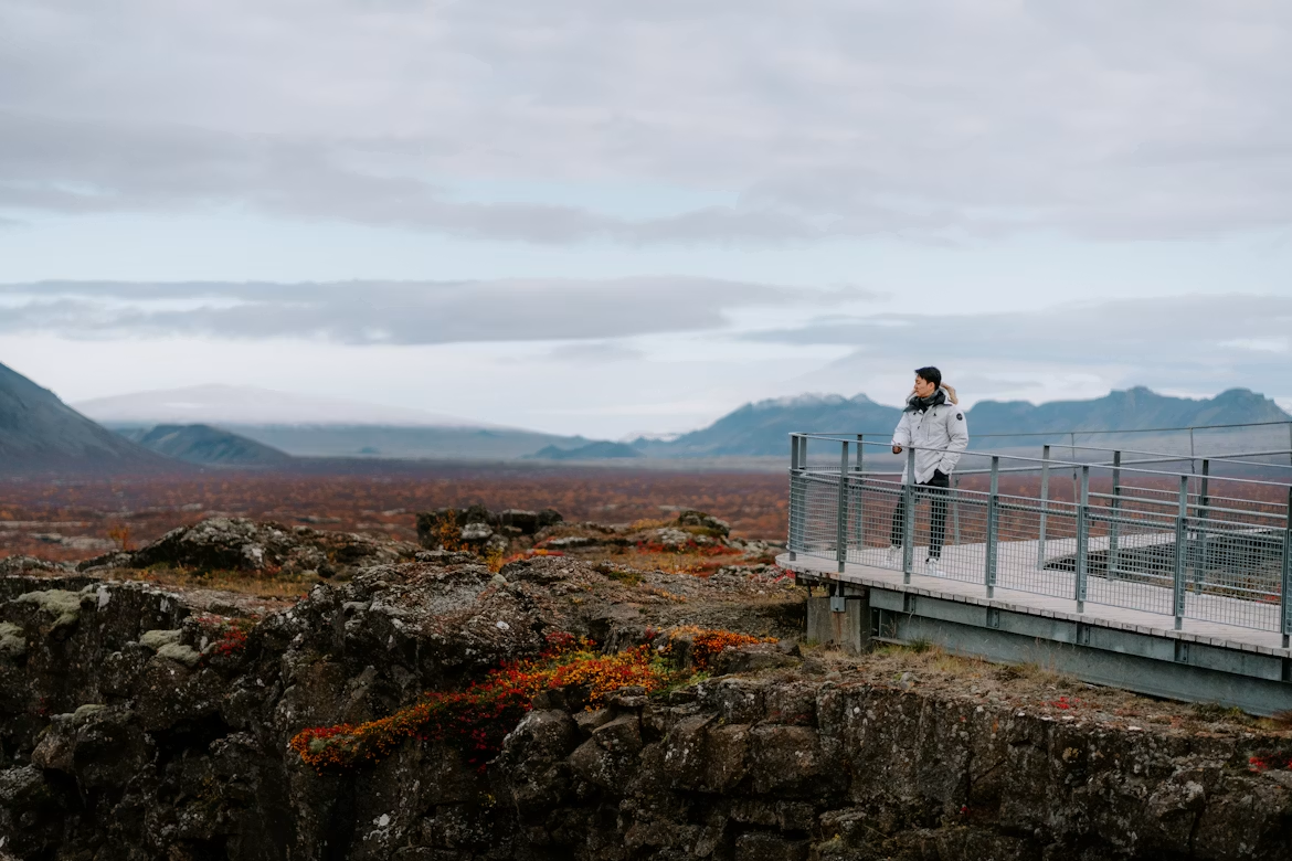 Road trip, trek ou city break : les vêtements outdoor homme à privilégier pour voyager léger