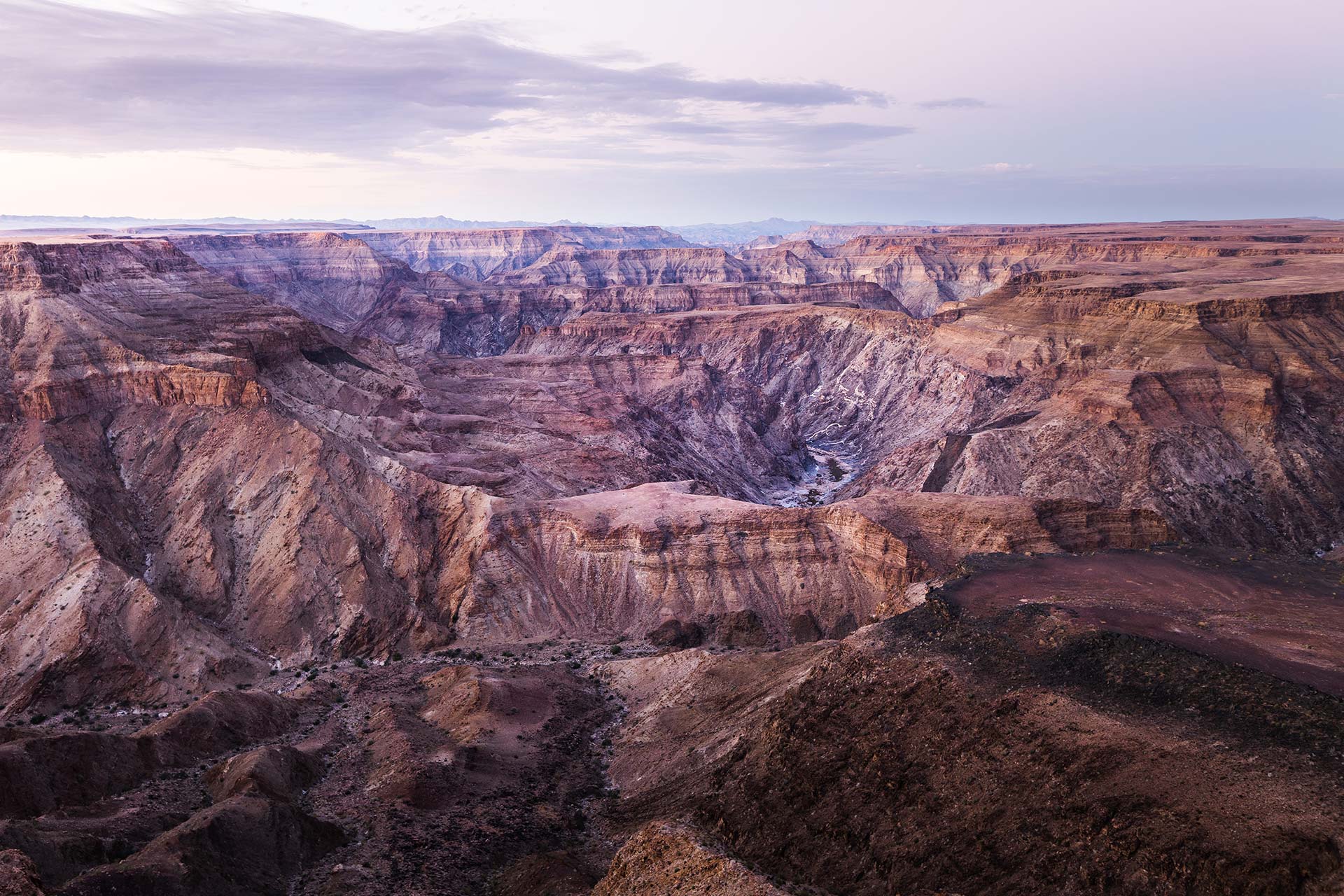 Terrain de camping Canyon Roadhouse Gondwana Collection Namibie Canyon Vue paysage 01 Explorez les gorges de la rivière Fish en Namibie