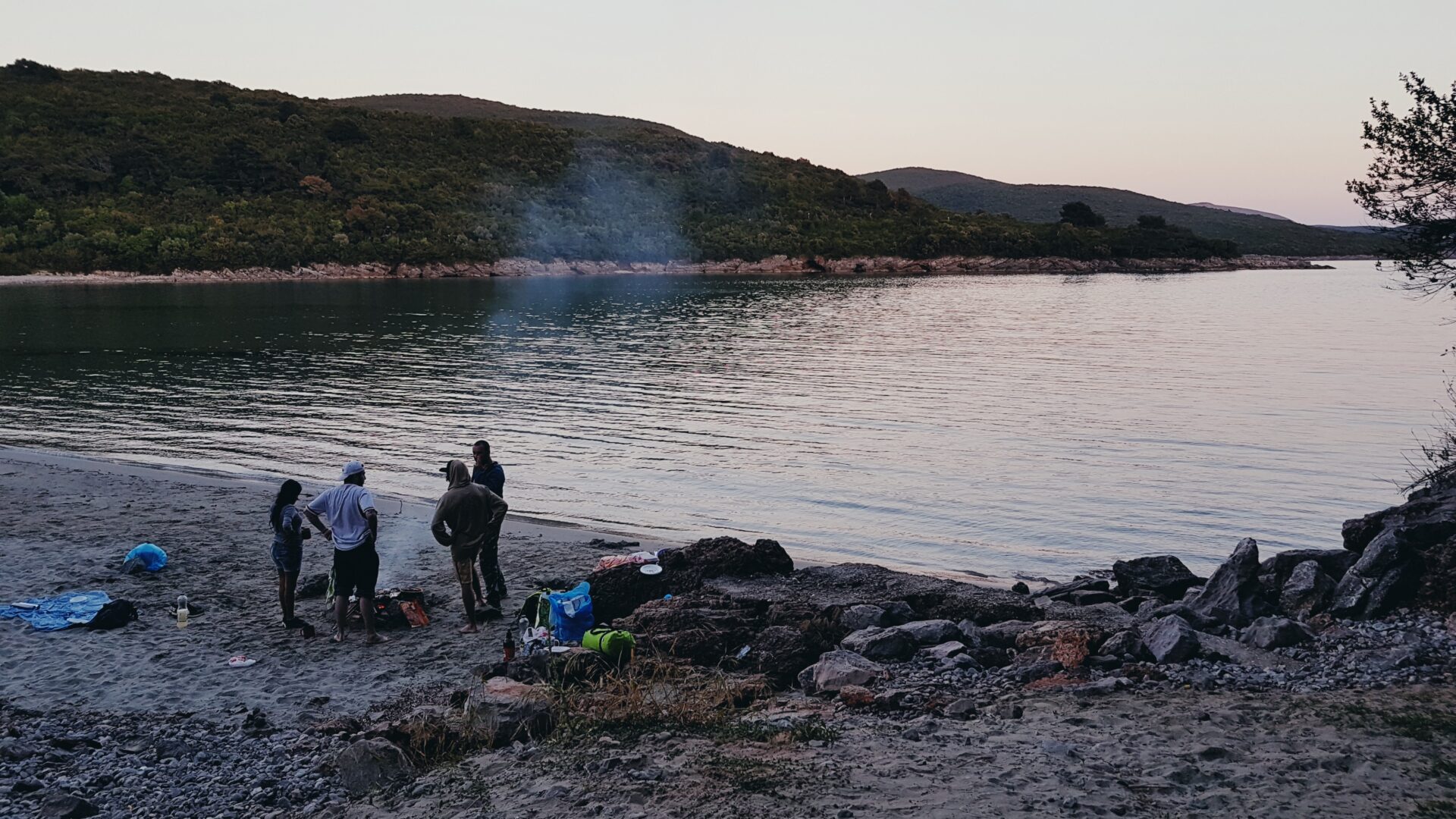 Barbecue sur Virgin Beach au Monténégro