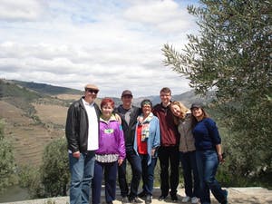 Grupo de turistas disfrutando del tour
